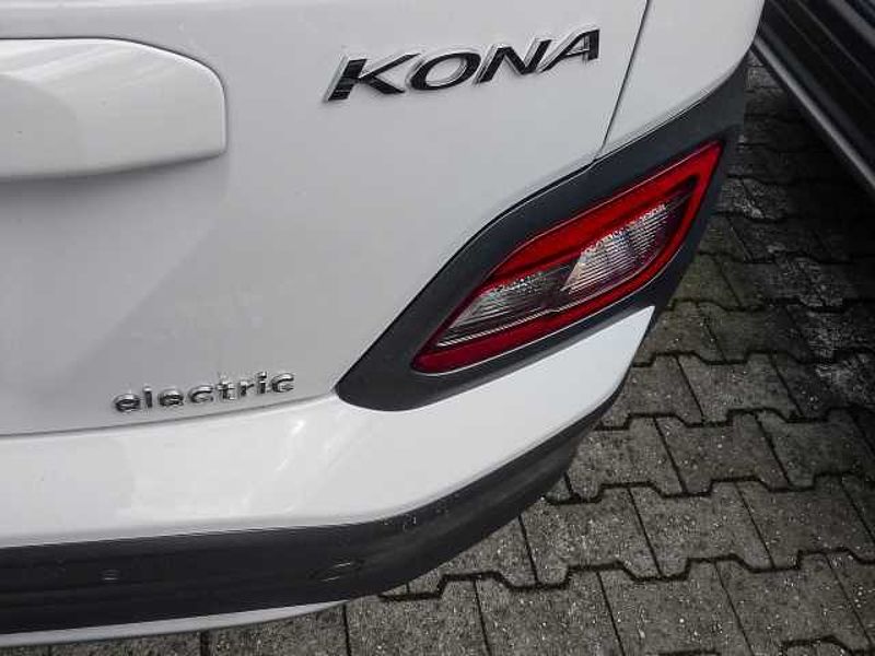 Hyundai KONA Style Elektro 2WD HUD Navi Soundsystem LED Scheinwerferreg. ACC Apple CarPlay