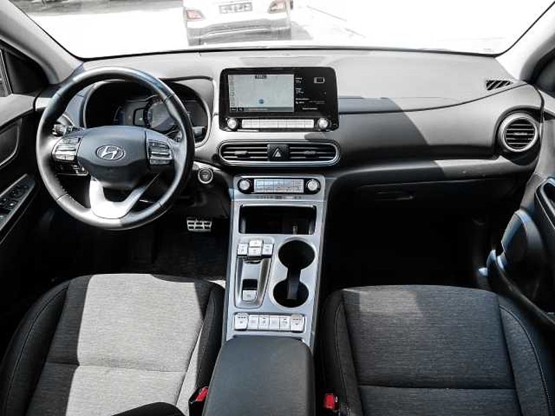 Hyundai KONA Advantage Elektro 2WD Navi Soundsystem ACC Klimaautom DAB SHZ LenkradHZG Spurhal