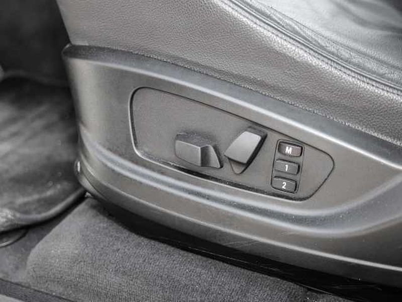 BMW X6 xDrive50i Allrad Sportpaket HUD Luftfederung Navi Leder Memory Sitze Soundsystem