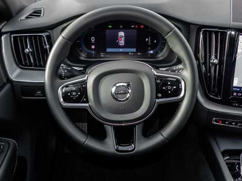 Volvo XC60 Plus Dark 2WD B4 Benzin EU6d StandHZG Leder digitales Cockpit Memory Sitze Sound